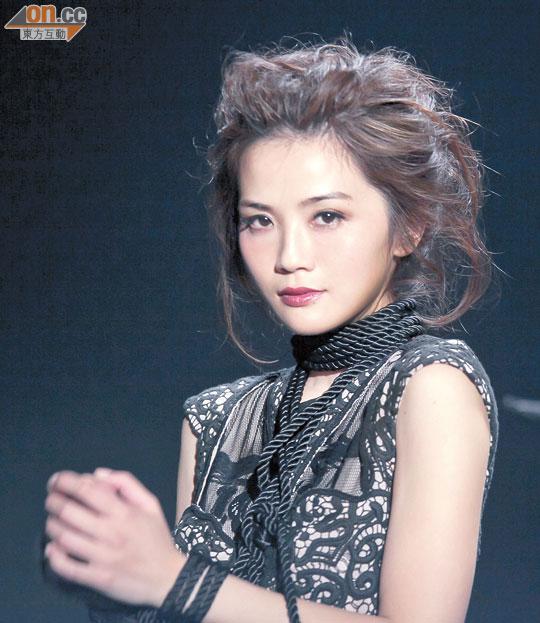 阿Sa拍MV颈缠<em>麻绳</em>当奴婢 玩SM<em>捆绑</em>称感觉挺