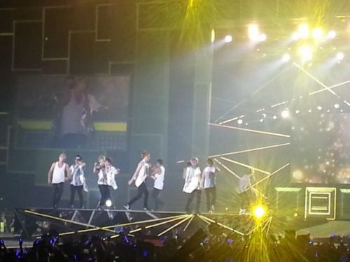  SJ香港 开唱嗨翻天 银赫撕衣秀肌肉大秀广东话