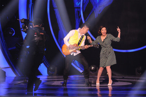 《最美和声》诞生终极八强 杨坤屡遭 抢