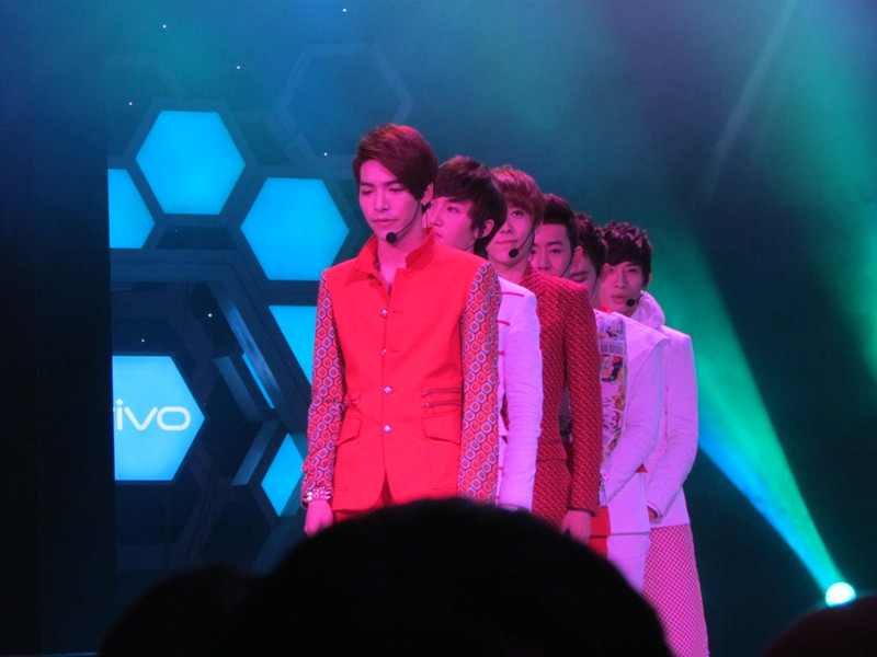 有"时光系男团"之称的偶像组合timez受邀参加湖南卫视《快乐大本营》