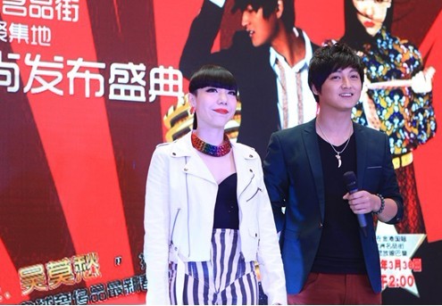 "好声音" 学员吴莫愁多亮来渝 同台飙歌