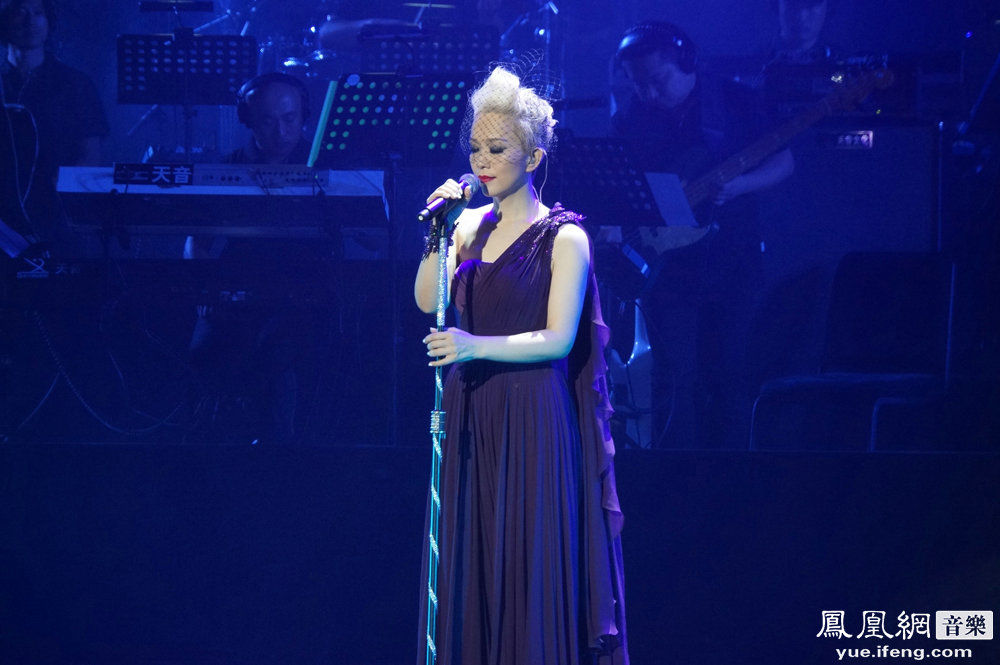 陈明首场个唱完美落幕 新造型酷似梅艳芳