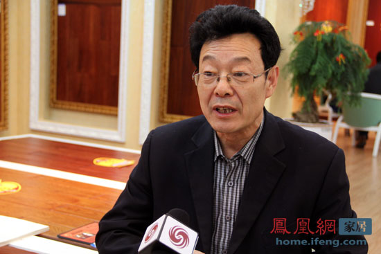 世友地板厦门经销商郝振华:成为消费者的顾问