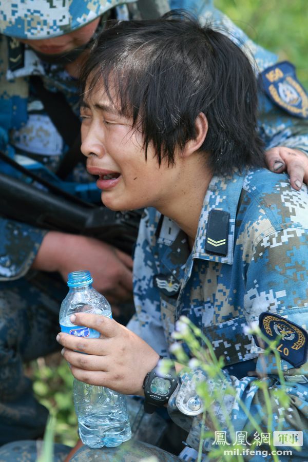 《超级女兵》6日晚亮相:一场荷枪实弹的军演 - 雷石梦 - 雷石梦(观