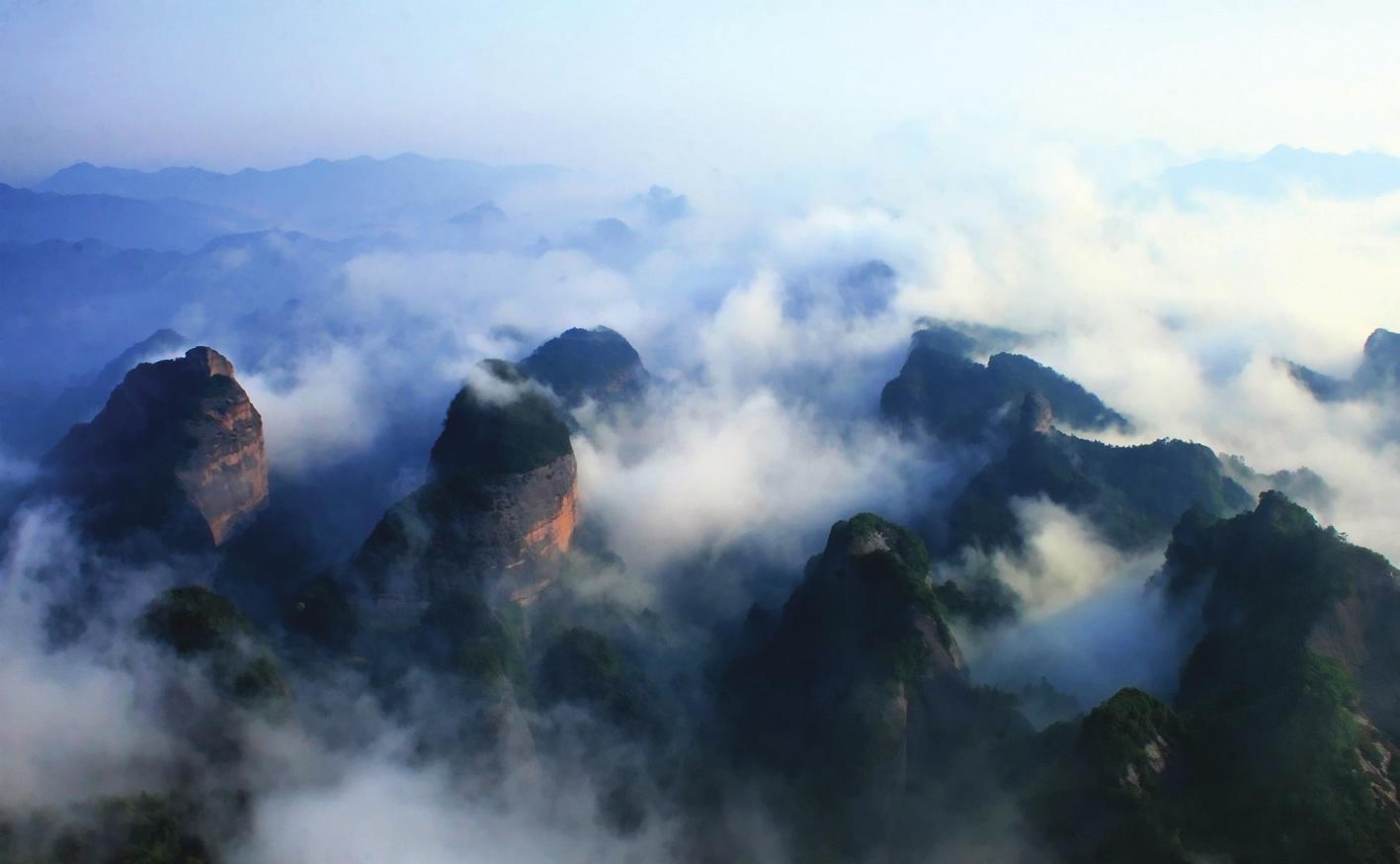 崀山鲸鱼闹海图片