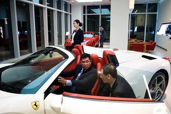 揭秘上海年轻富豪阶层的生活:灯红酒绿