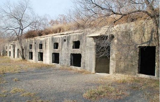 孙吴日本侵华罪证陈列馆胜山要塞遗址孙吴县日本侵华罪证陈列馆始建于