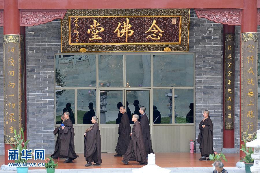 探访中国最大的女子佛学院