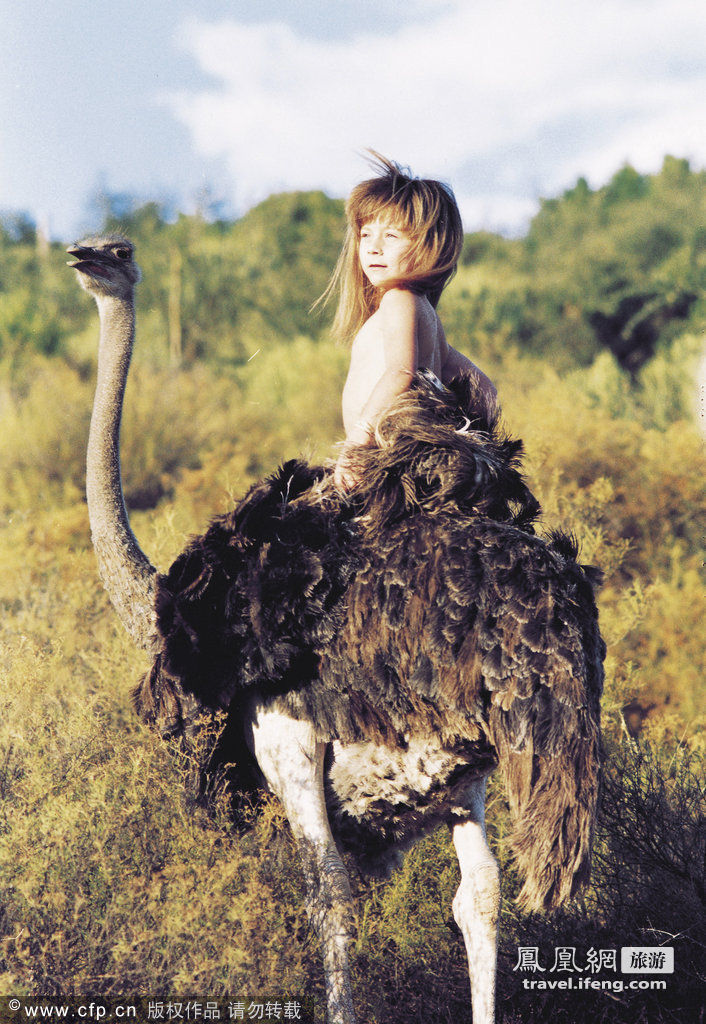 以天为盖地为庐镜头记录小萝莉的野外生活