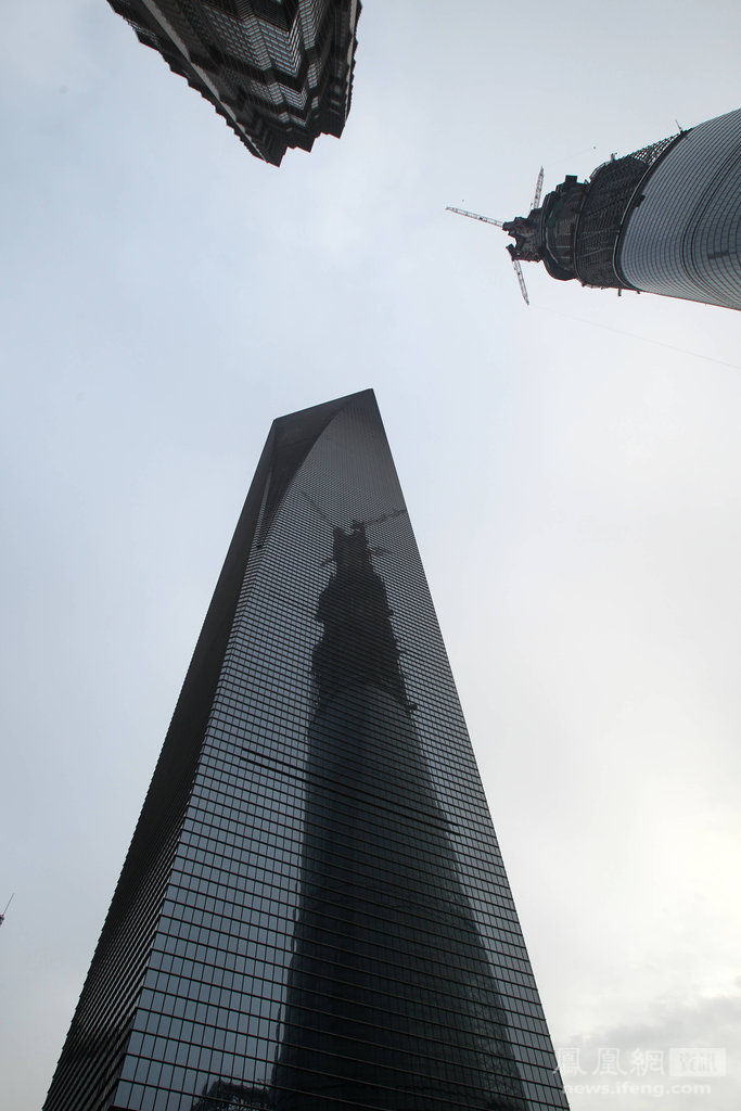 【转载】上海第一高楼封顶