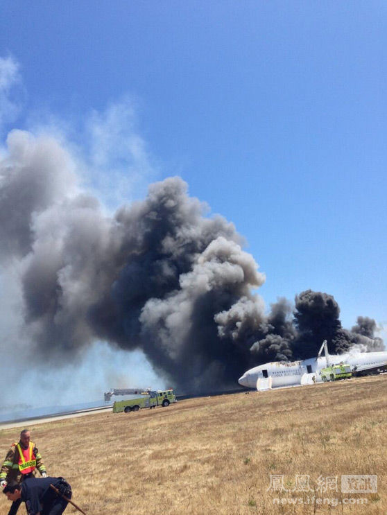 韩国波音777客机在旧金山坠毁致2死61伤