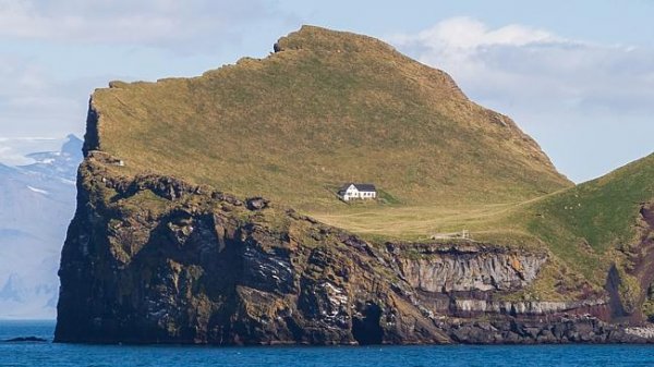 冰島小屋與世隔絕 獨霸荒島供原居民捕獵