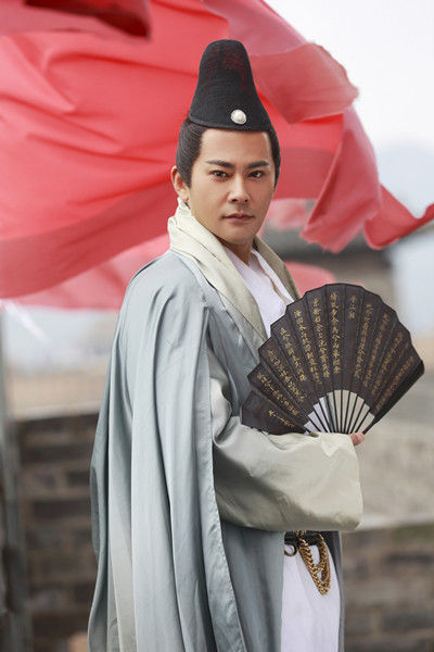 在《天龙八部》中饰演慕容复一角的影视演员宗峰岩,在昨日深夜拍戏回