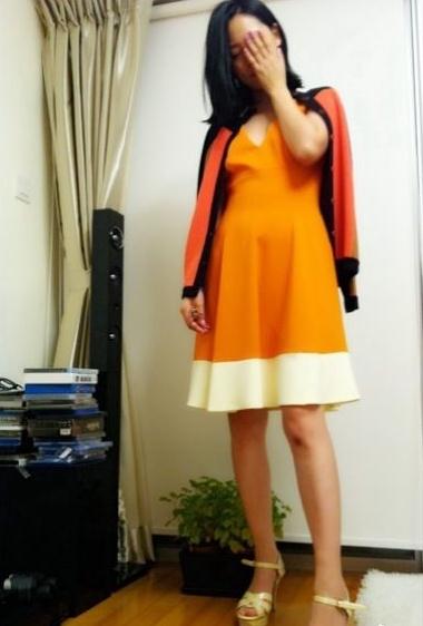 张卫健老婆腹部微隆疑有孕曾经怀孕8个月流产图