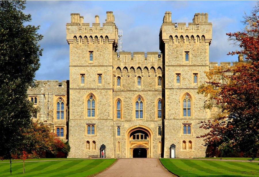 起底英国女王身价