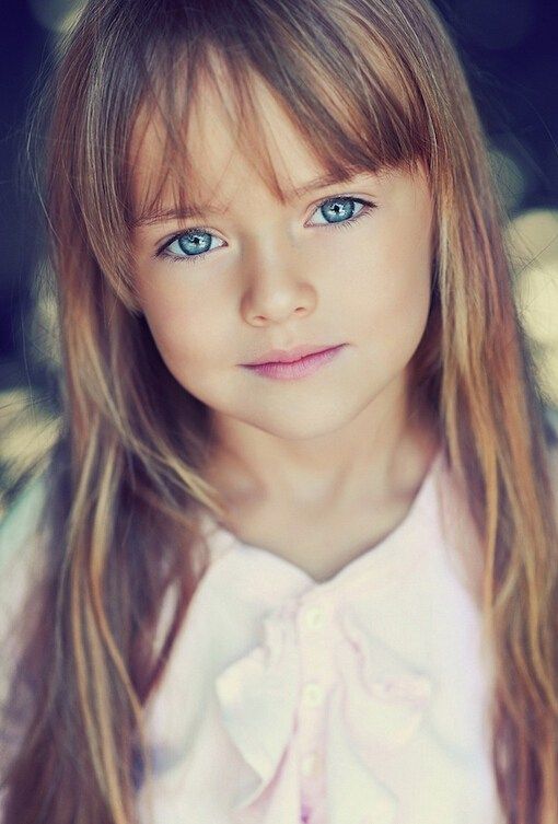 俄罗斯9岁萝莉模特走红蓝色眼睛如精灵