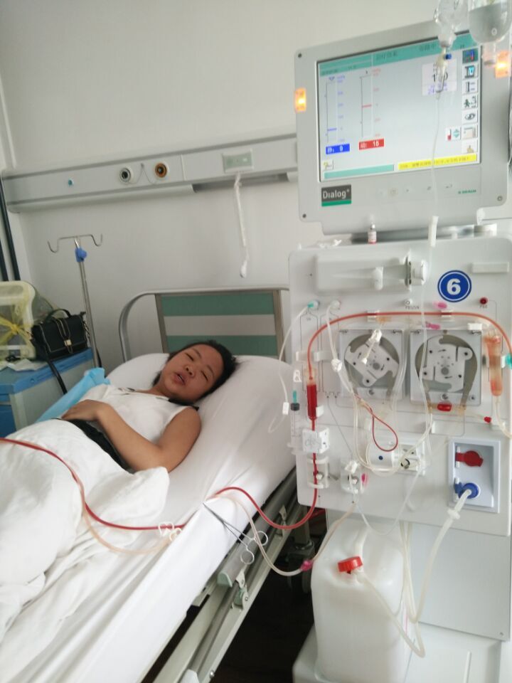 19岁奶茶姑娘身患尿毒症晚期 盼望多看阳光