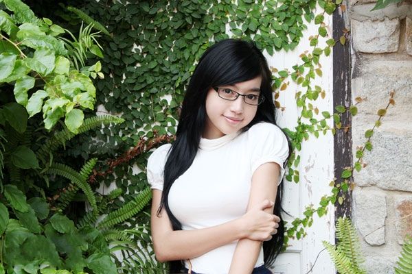 19岁中越混血模特走红曾因年龄过小遭非议