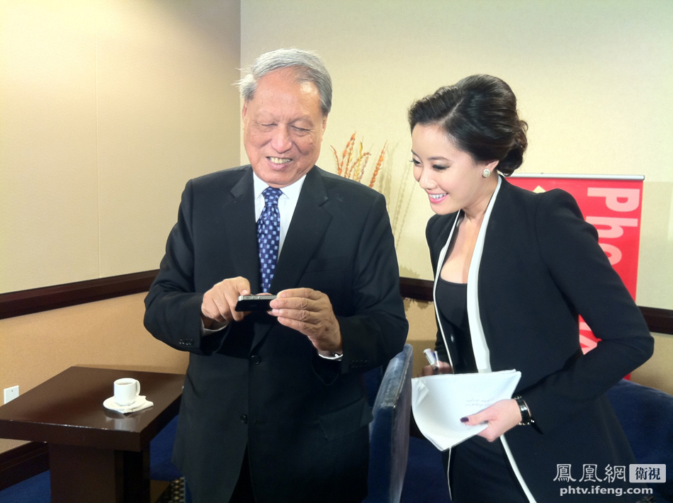 香港台主播黄珊:凤凰的国际视野将我吸引