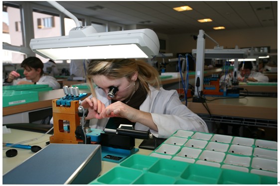 瑞士依波路lenoirmont工厂剪影