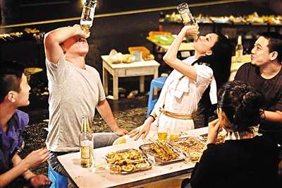 《101次求婚》林志玲颠覆女神形象:大排档豪放喝酒