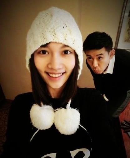 李响微博秀与孙骁骁搞怪合影 疑似二人领证结婚