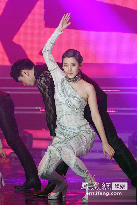 韩国组合rania蕾丝装妖艳起舞 美腿诱惑无限