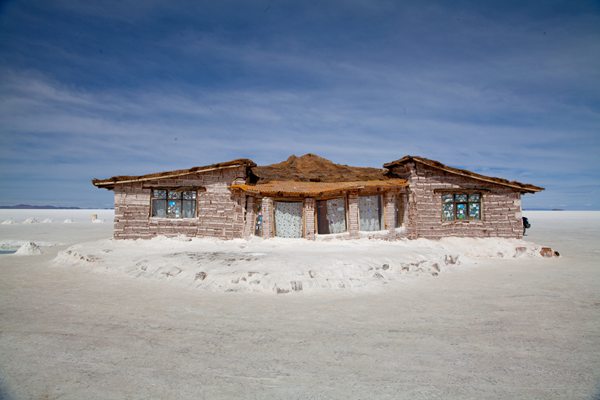 世界上最咸的旅馆 全屋家具用盐块打造