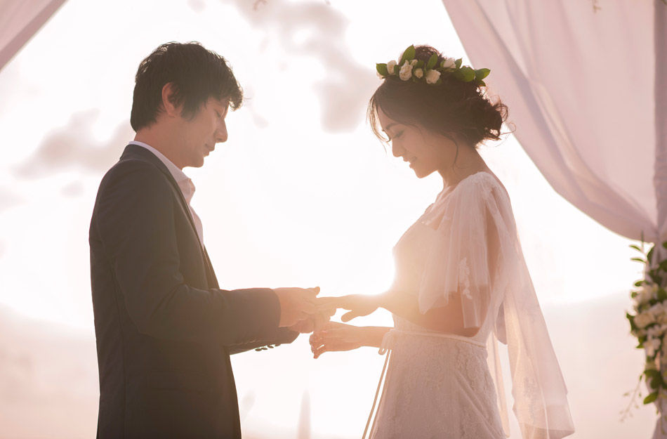 刘芸郑钧办海岛浪漫婚礼新郎告白新娘落泪高清大图