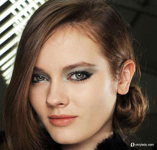 吴淼玩美妆带你领略眼线的终极魅力