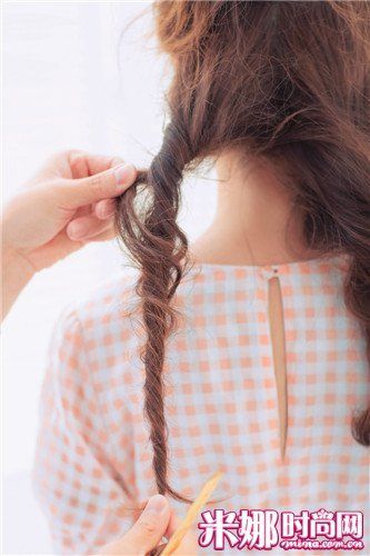 毫无违和感不规则发型凌乱羊角包