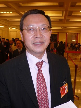四部委力保调控成果 谢国忠:房价很快会跌25%