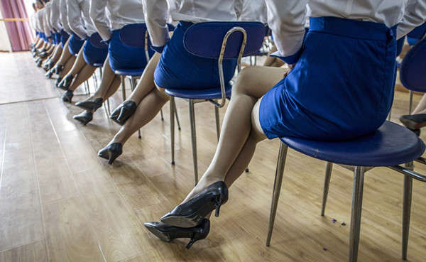 安徽空乘美女练形体