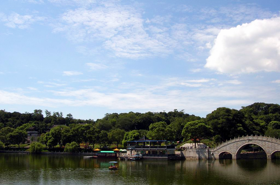 巢湖金浪 襟江而又拥湖