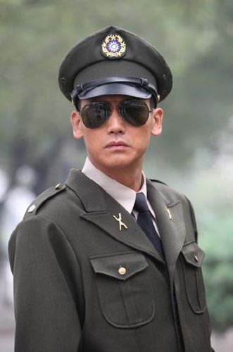 《一门三司令》于晓光演绎谍战版痞子英雄 pk黄渤