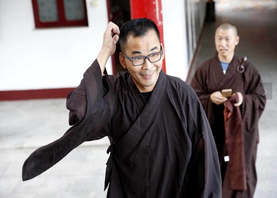 男子弃百万年薪进山修行经一年考验来褒禅寺出家