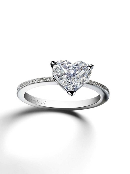 鸽子蛋的新巅峰来了揭秘ladygaga的心形钻戒