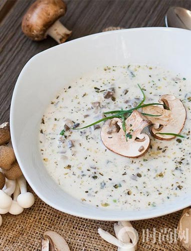 西餐里最经典的汤了,你会发现自己会做以后,就再也不想买罐装的了