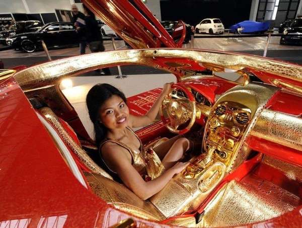 极尽奢侈 全球最奢侈黄金豪车连连看