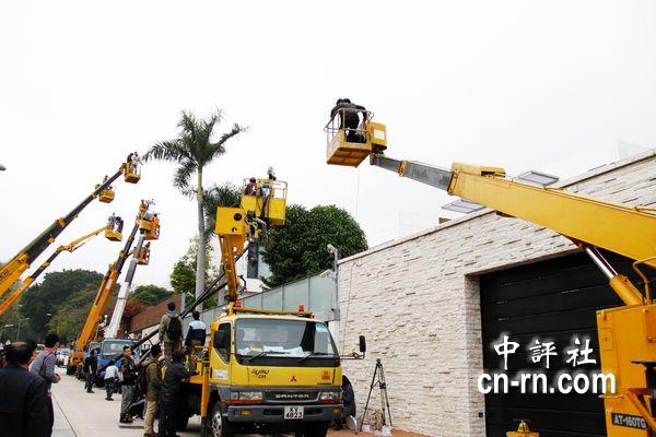 香港特首候選人唐英年住宅涉違建 吊車拍攝