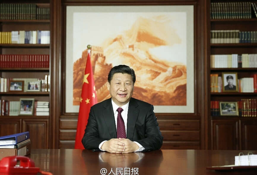 习近平办公室今年书架上摆放的照片曝光(组图)