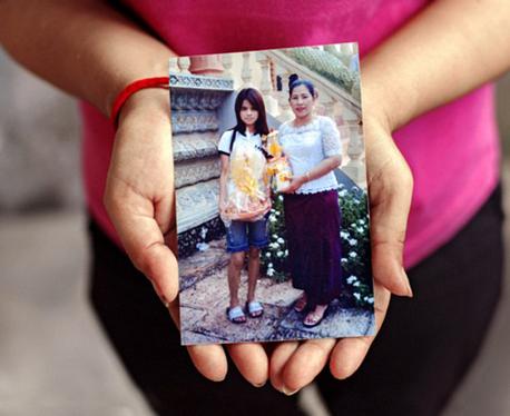 父母为金钱卖女儿贞洁组图