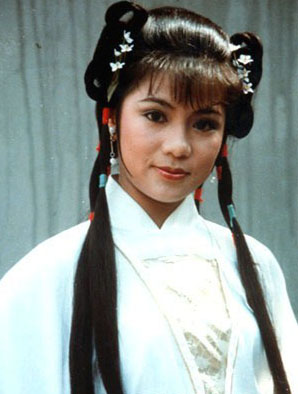 娱乐      据香港媒体报道,翁美玲于1985年5月14日在家开煤气自杀身亡