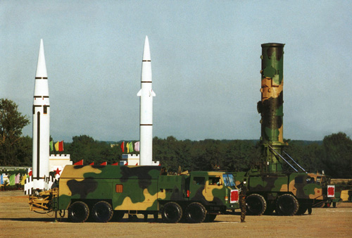 二炮部队装备的早期型东风-21及东风-11和东风-15导弹 专家