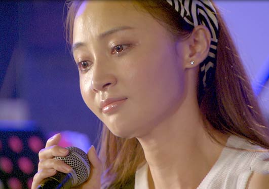 姚笛在新剧片场情绪失控痛哭