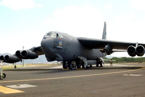 美轰炸机剑指中国:b-52闯东海颜面尽失 b-2上阵