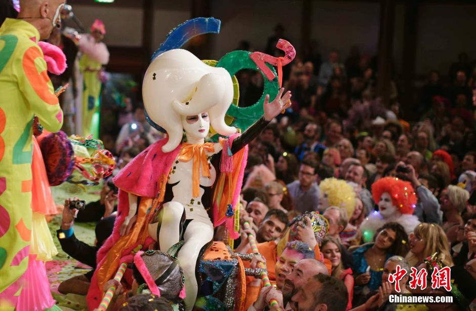 另类世界小姐大赛举行选手奇葩造型雷爆眼球