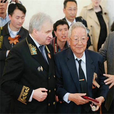 俄罗斯阅兵式上的中国面孔