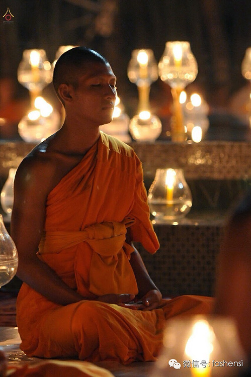 泰国1130位僧侣集体燃烛诵经 点燃心灯照亮世界_佛教频道_凤凰网