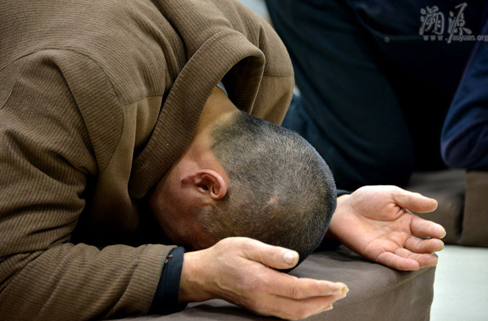 全程拍摄:从拜别父母到剃度出家的中国僧人